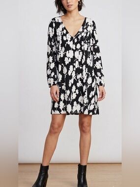 Bethany Black & White Floral Split Long-Sleeve V-Neck Dress Size L